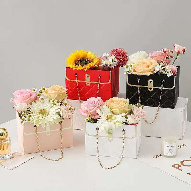 Black Luxury Floral Gift Bag with Chain | Decorative Flower Box for Gifting & Events
