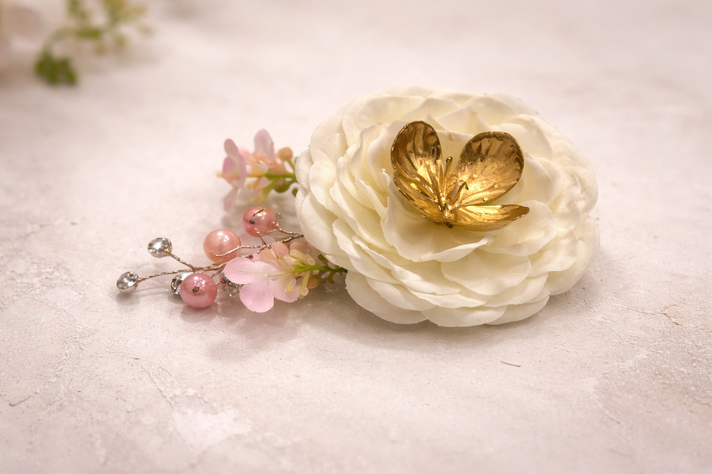 Luxury Artificial Flower Hamper Decoration with Golden Butterfly Accent