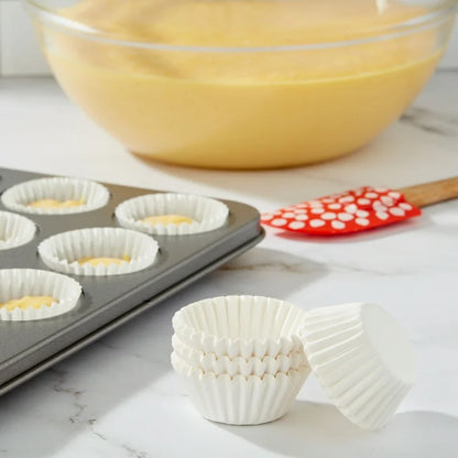 WHITE CUPCAKE LINER , BAKING CUPS / PAPER LINERS (PACK OF 500PCS) ( 8cms)