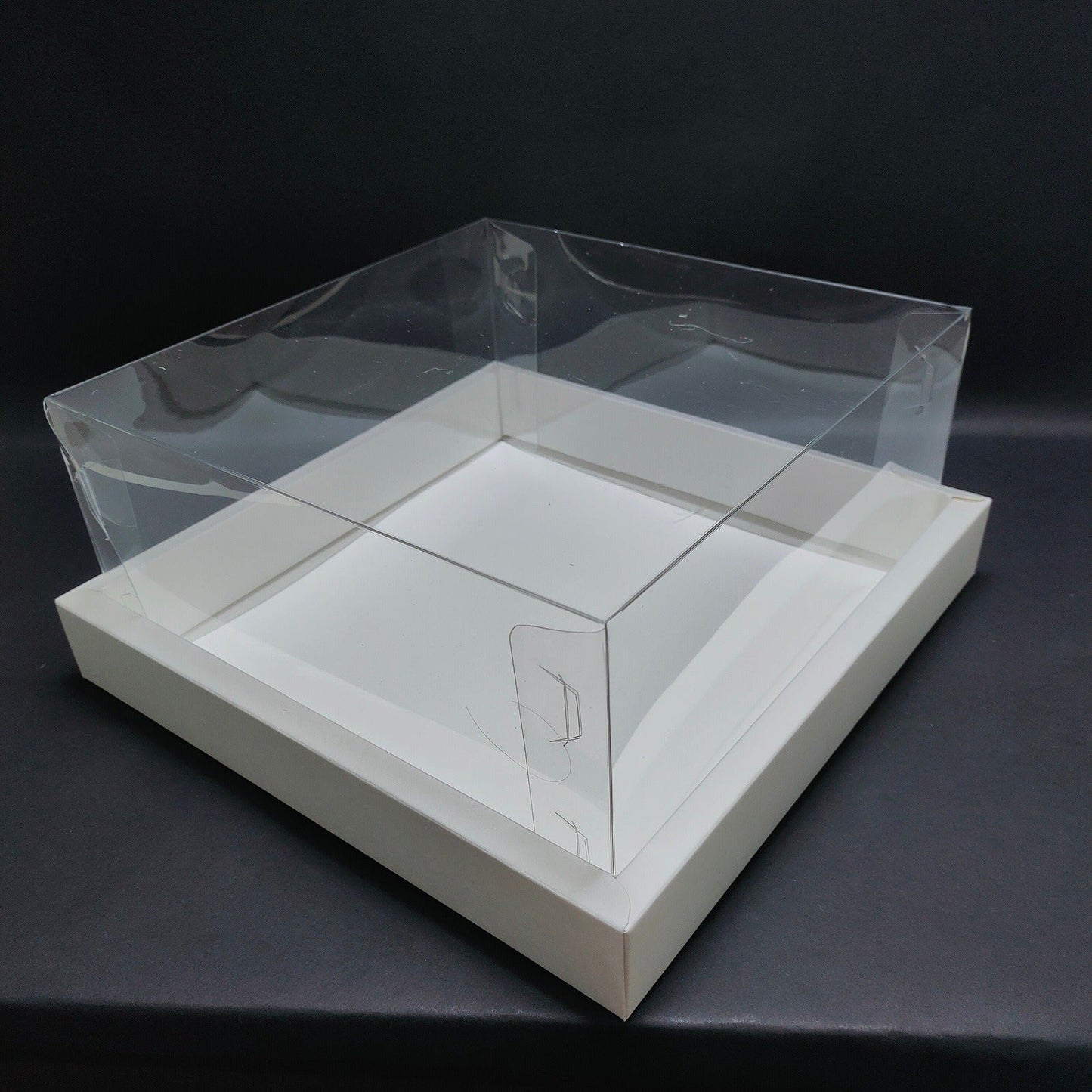 TRANSPARENT FULL DISPLAY HAMPER BOX .