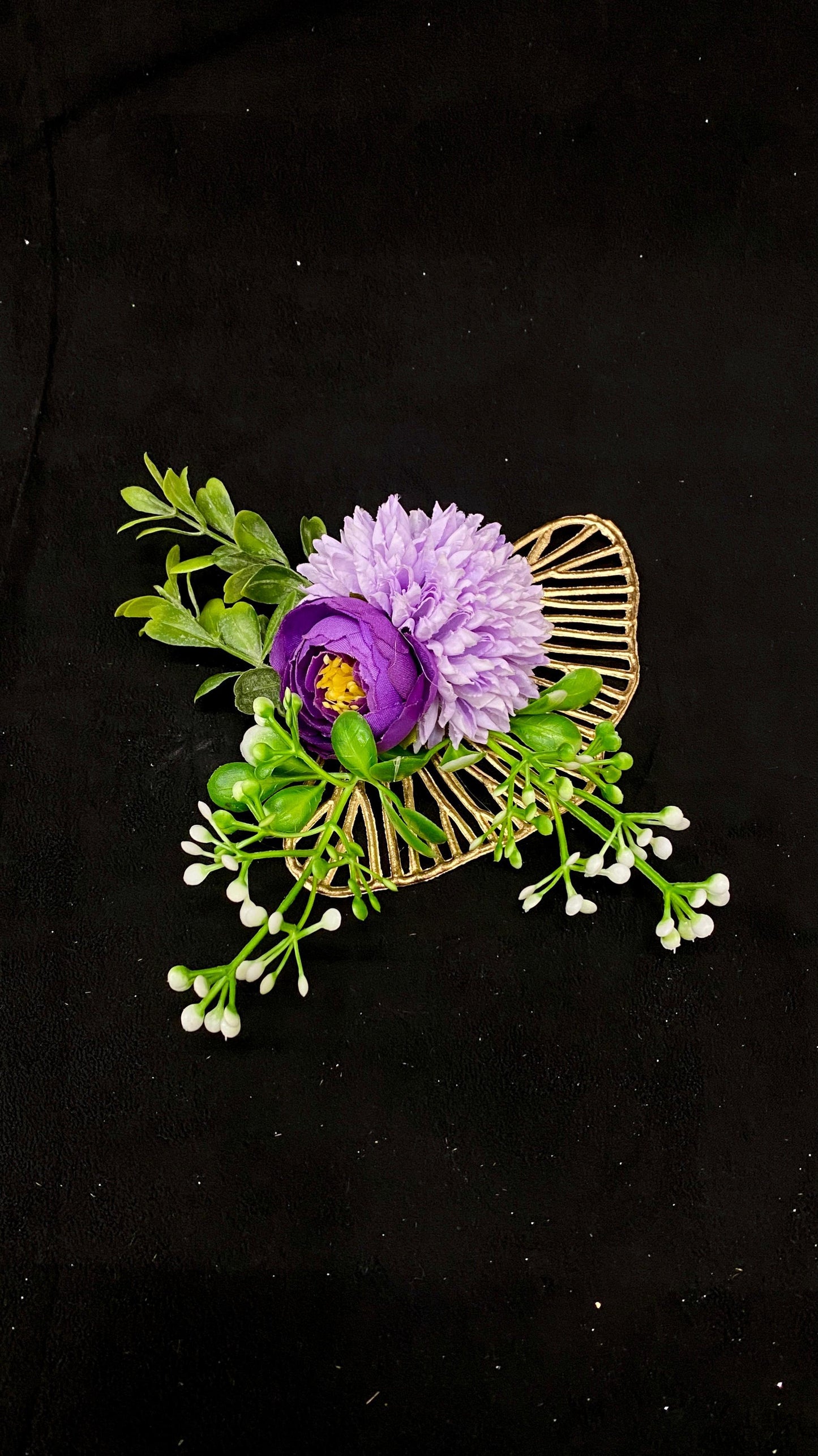 HAMPER FLOWER BROOCH